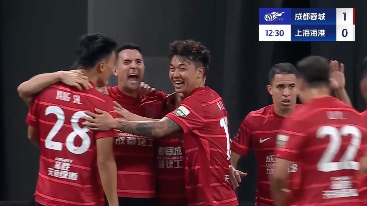 九游娱乐-热议成都4-1海港：徐正源打海港有办法，穆帅战术是强者思维